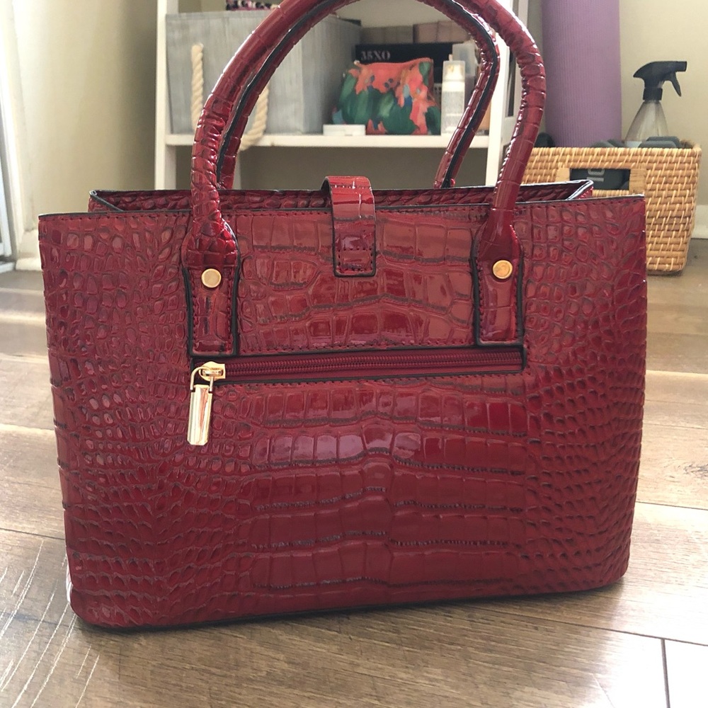 Red Retro Messenger Lock Bag Fashion Shoulder Handbag - Picture 3 of 6